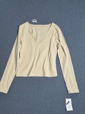 NWT XS a new day V-neck Long Sleeve Top in Light Beige